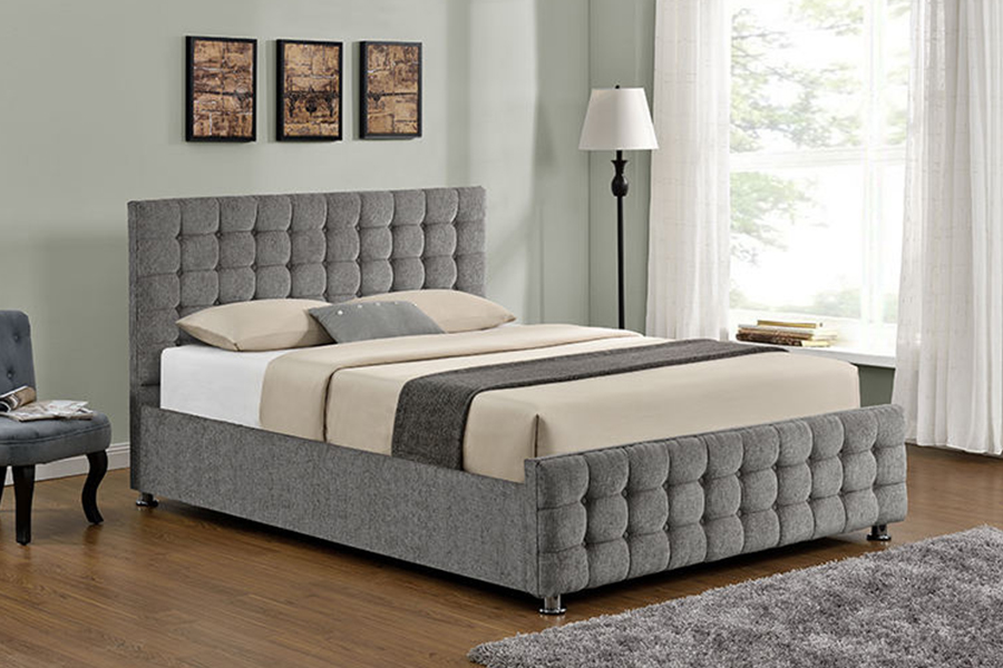 1150 Cama tapizada con estructura de madera de tela suave