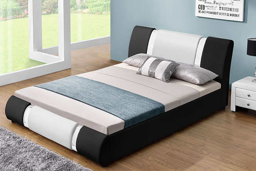 1146 Cojín decorado con hilo plateado Cama tapizada