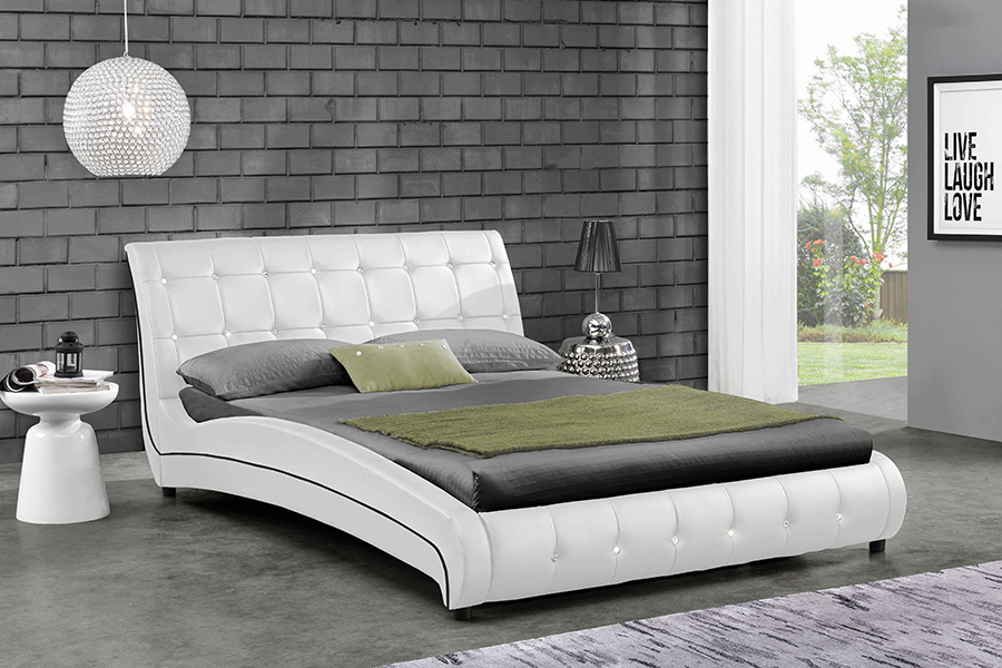 1144 Estructura de madera maciza Decoración de diamantes Cama tapizada
