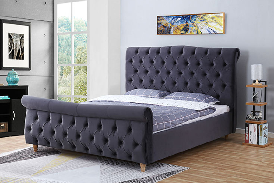 Cama tapizada con estructura de madera tapizada en tela de terciopelo 1304