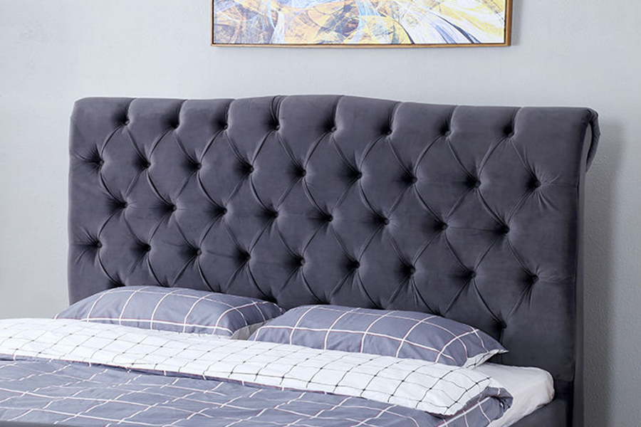 Cama tapizada con estructura de madera tapizada en tela de terciopelo 1304
