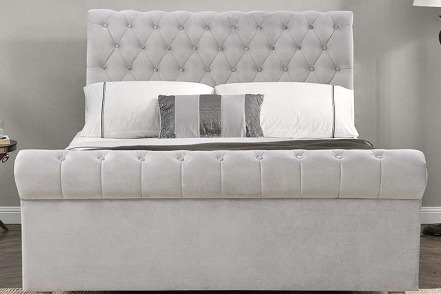 Cama tapizada con cama trineo clásica plateada 1563