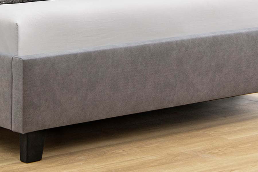 1618 Cama individual tapizada en terciopelo y madera maciza de lino