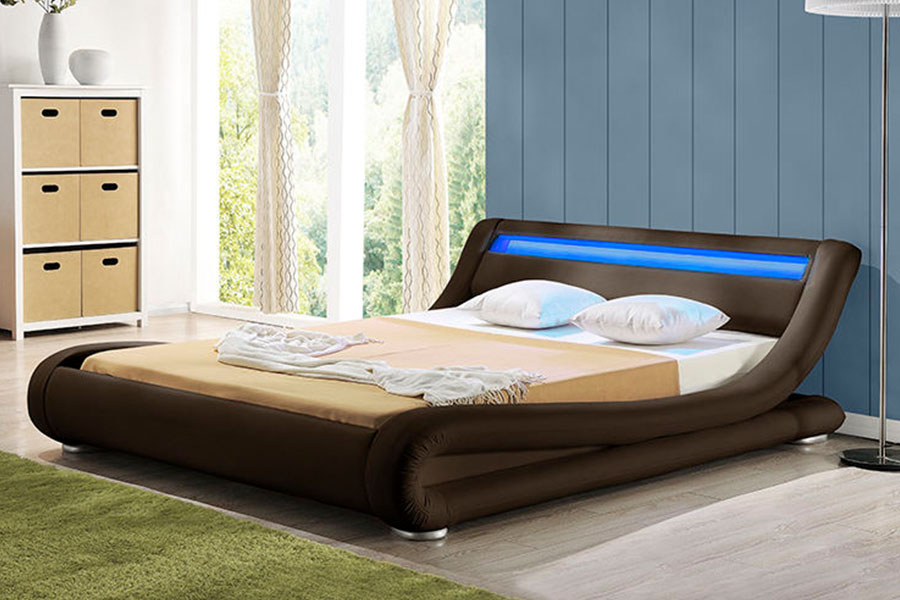 Cama tapizada de tela moderna 1881