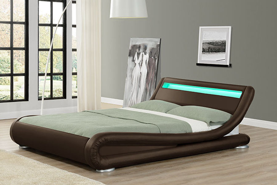 Cama tapizada de tela moderna 1881