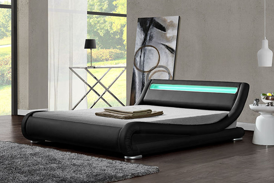 Cama tapizada de tela moderna 1881