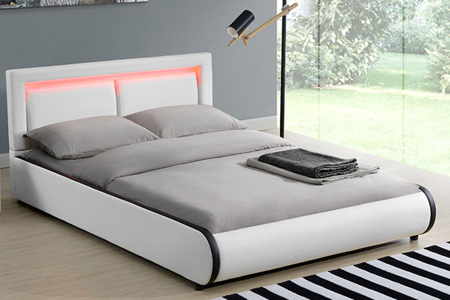 1124-1 Marco de cama tapizado de cuero acolchado con LED moderno europeo