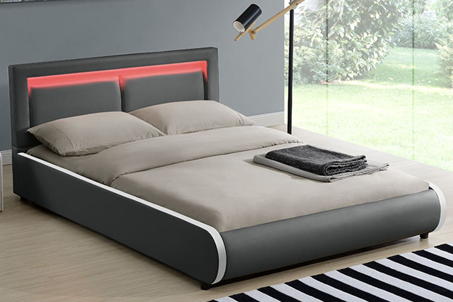1124-1 Marco de cama tapizado de cuero acolchado con LED moderno europeo