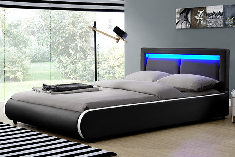 1124-1 Marco de cama tapizado de cuero acolchado con LED moderno europeo
