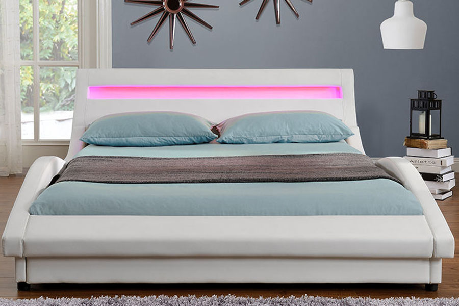 1111-1 Marco de cama tapizado LED de cuero PU de estilo europeo