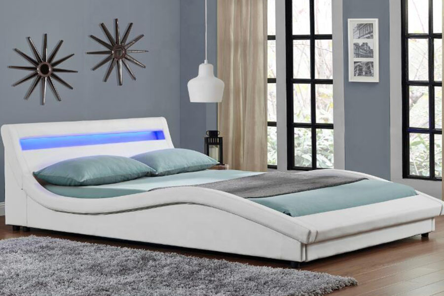 1111-1 Marco de cama tapizado LED de cuero PU de estilo europeo