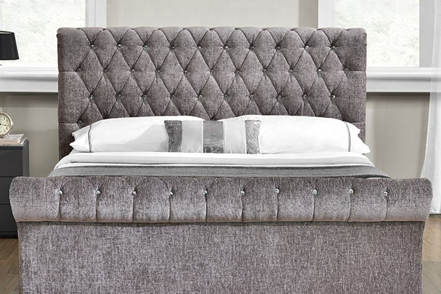 Cama otomana con almacenaje de cristal y terciopelo triturado Chesterfield 1153G