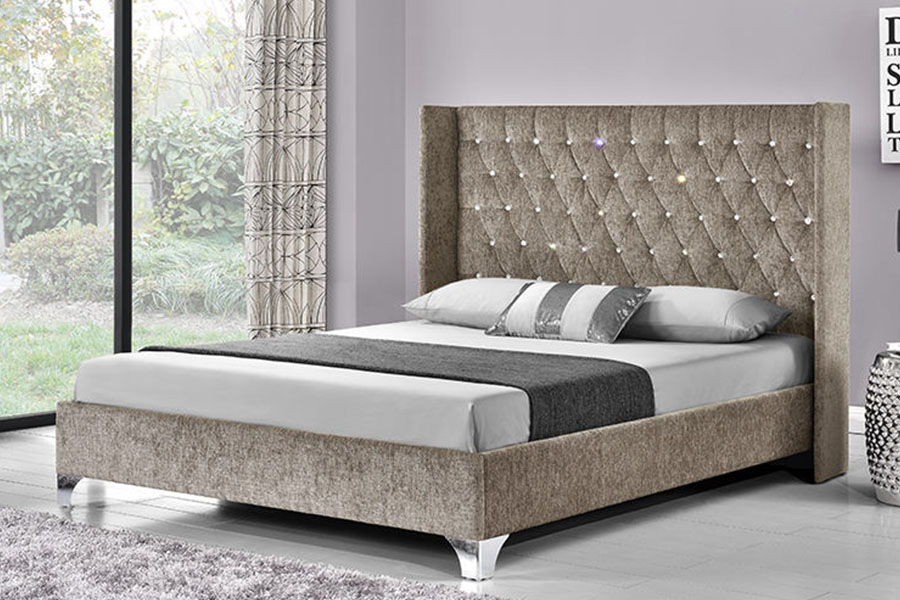Cama con almacenaje y elevación a gas de terciopelo con ala lateral y botones 1152G