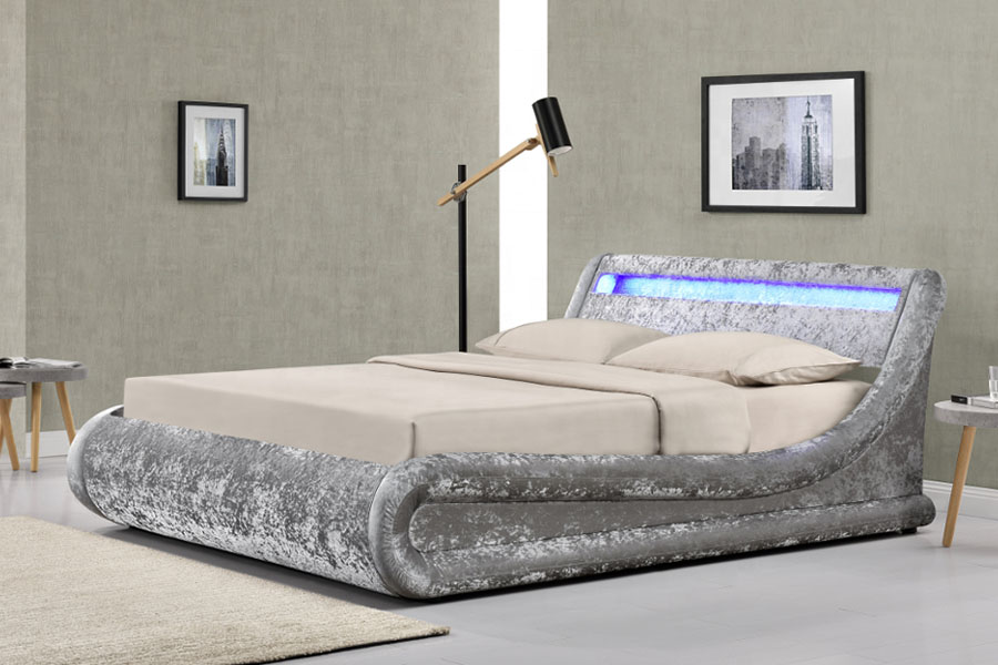 Estructura de cama con almacenamiento y elevación a gas otomana LED de terciopelo triturado