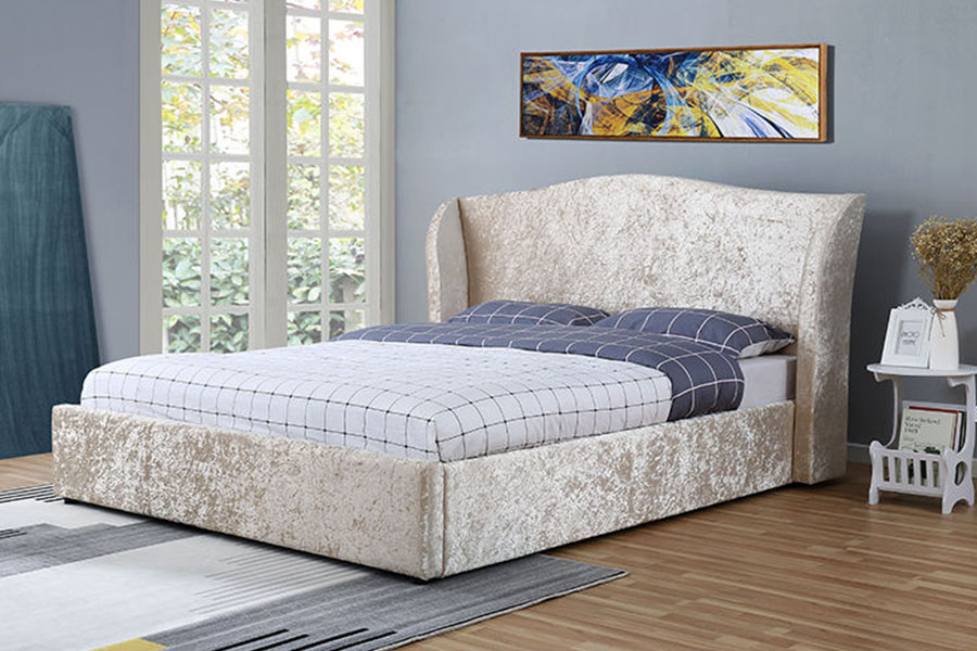 Estructura de cama con almacenamiento tapizada otomana con acabado en ostra y terciopelo champán 1320G