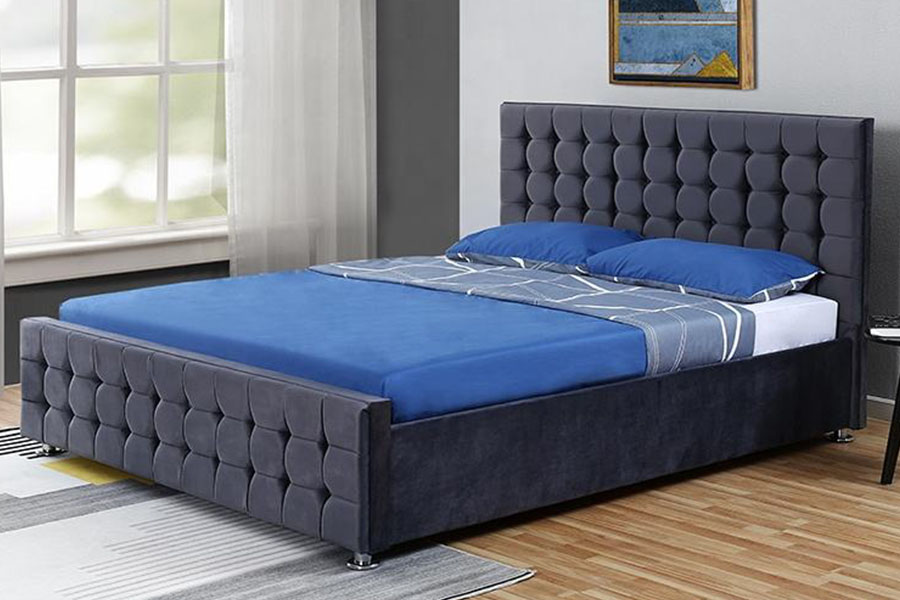 Marco de cama con almacenamiento otomano King de madera maciza con panel capitoné de terciopelo 1354G