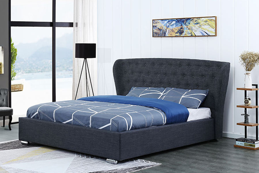1292G Cama Europea Wingback Tapizada con Patas de Madera Abotonadas en Lino Gris
