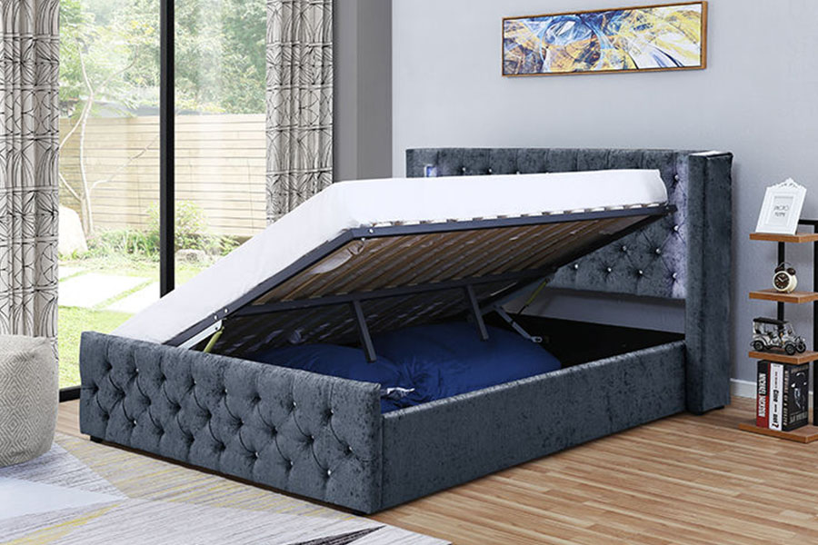1290-1G Estructura de cama con almacenamiento de madera y diamantes alados LED de terciopelo plateado
