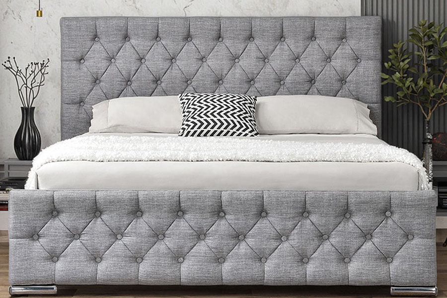 1253G Estructura de cama con almacenamiento hidráulico y patas cromadas de tela gris con capitoné de diamantes